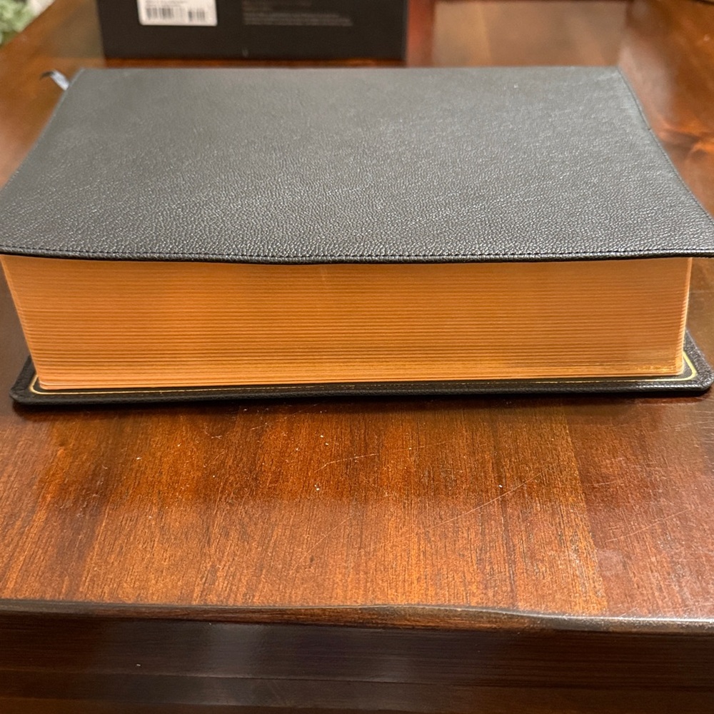 Crossway ESV Heirloom Study Bible in black goatskin - Picture 5 of 11